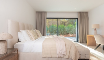 Resa Estates Ibiza villa te koop modern 1.bedroom .jpg